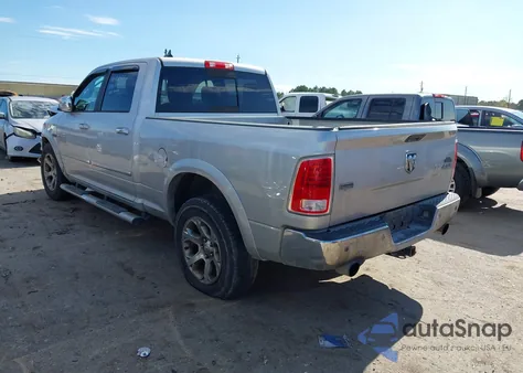 2017 Ram 1500 Laramie 4X4 6'4 Box z USA, uszkodzony, nr VIN 1C6RR7VM7HS557867